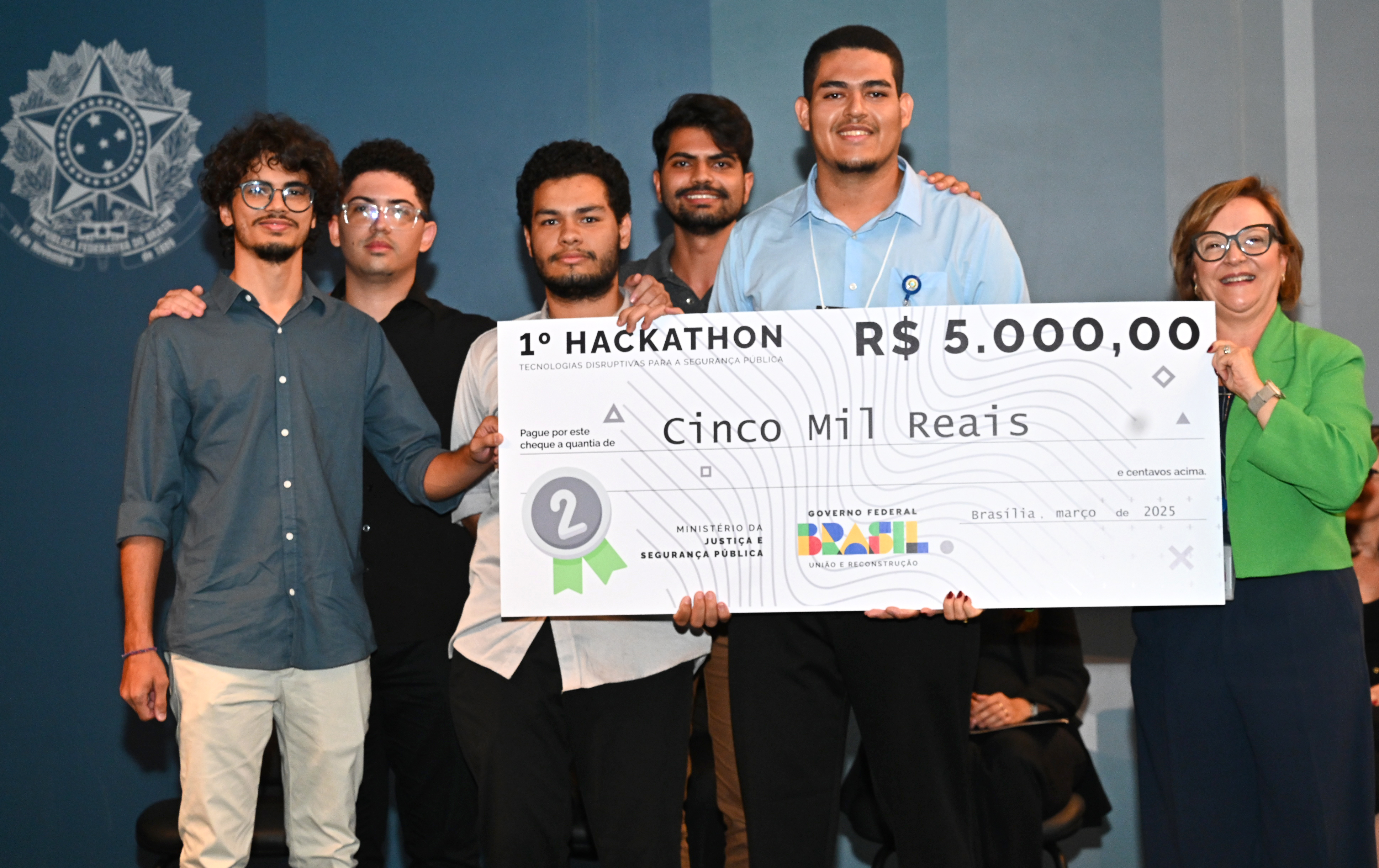 Hackathon SENASP - TavolaTech 2º lugar com plataforma Achei